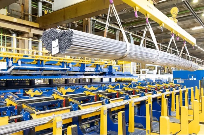 Das Benteler Elektrostahlwerk aus Lingen produziert nun auch grünen Stahl.